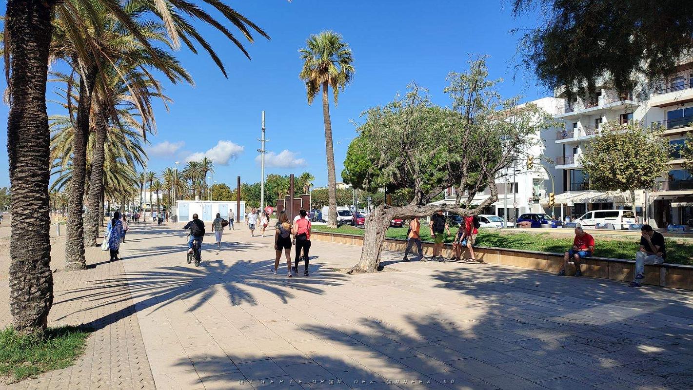 66 - Rosas - Paseo Maritime et Plage Nova.jpg